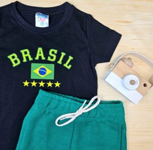 Conjunto Infantil Camiseta e Bermuda Moletinho - Brasil